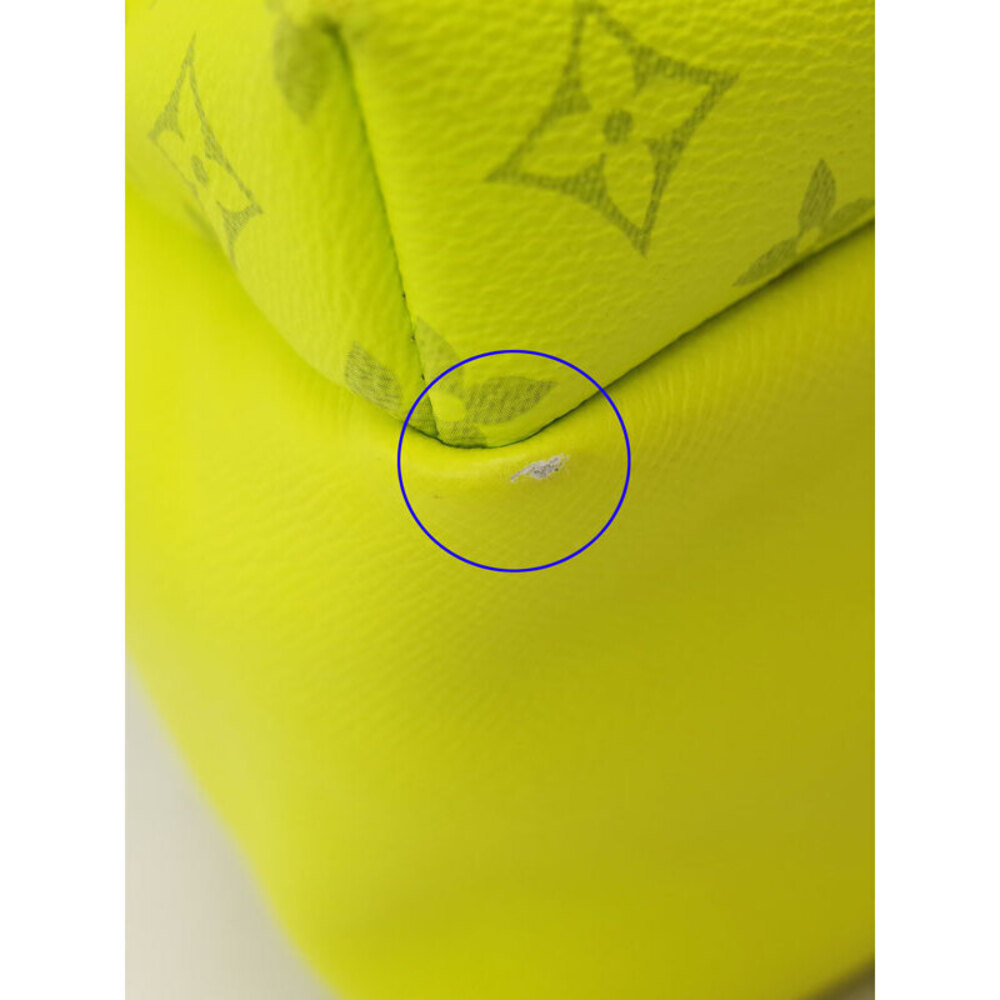 Louis Vuitton Discovery Taiga Backpack - Picture 4 of 9